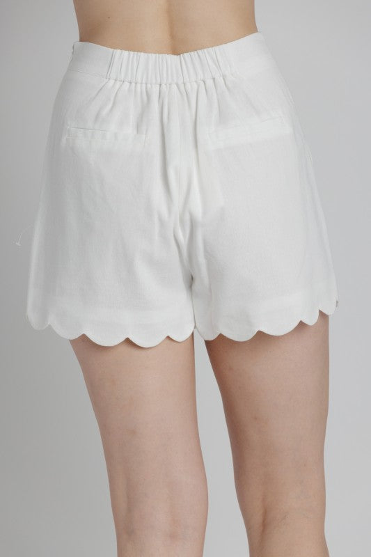 AUREUM Women's Shorts Scallop Hem Shorts