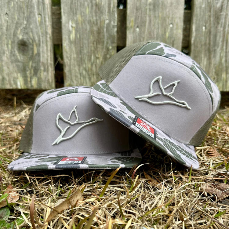 COMBAT WATERFOWL Men's Hats MILTICOLOR Combat Waterfowl 7 Panel Marsh Duck Camo & Loden Icon Hat 333118