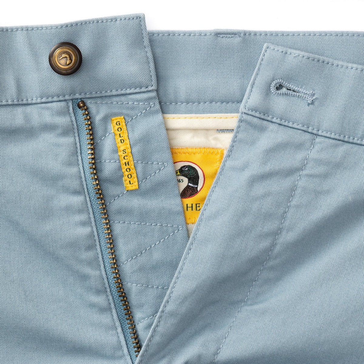 DUCK HEAD Men's Shorts Duck Head 7" Gold School Chino Short || David's Clothing
