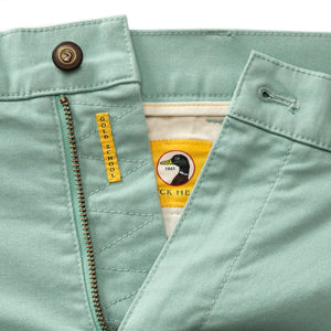 DUCK HEAD Men's Shorts Duck Head 7" Gold School Chino Short || David's Clothing