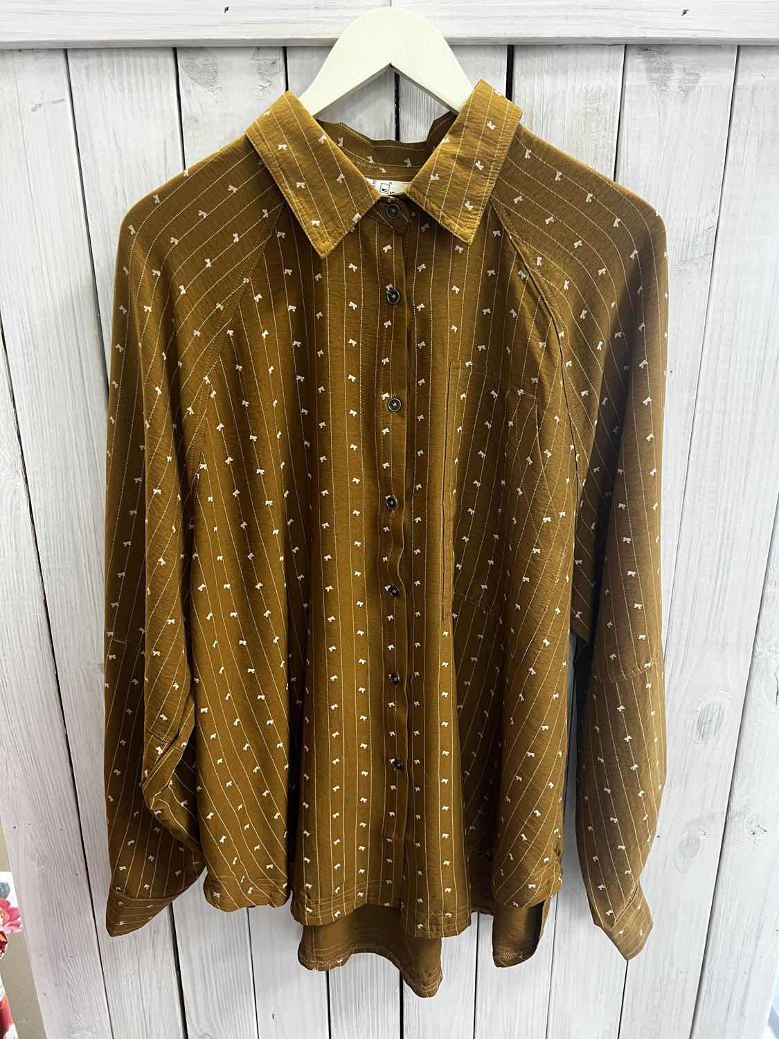 EASEL Women's Top Bow Printed Crepe Button Down Shirt || David's Clothing