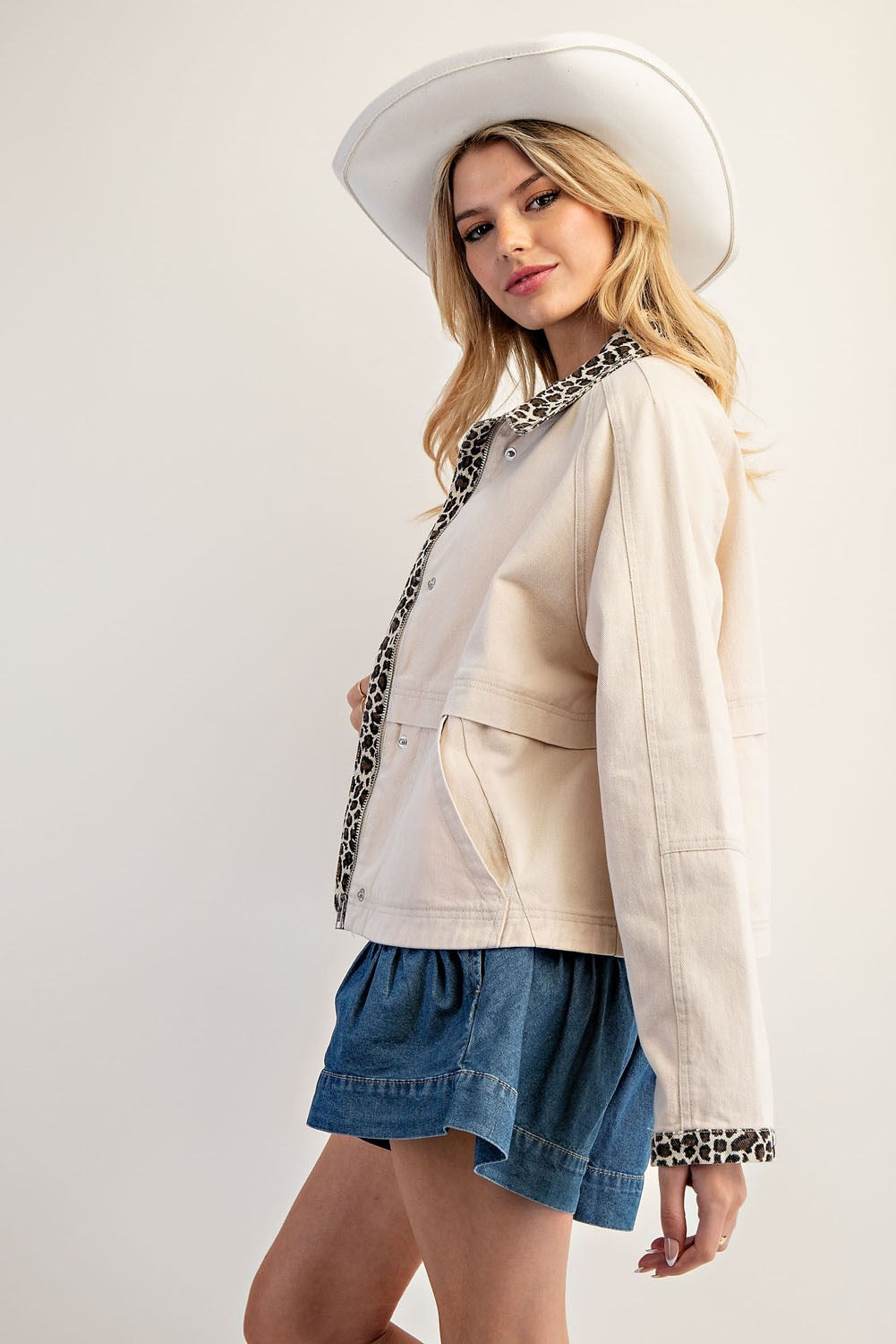 ee:some Women Jackets Mineral Wash Contrast Leopard Printed Jacket || David's Clothing