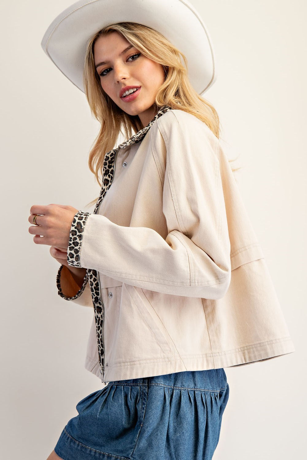 ee:some Women Jackets Mineral Wash Contrast Leopard Printed Jacket || David's Clothing