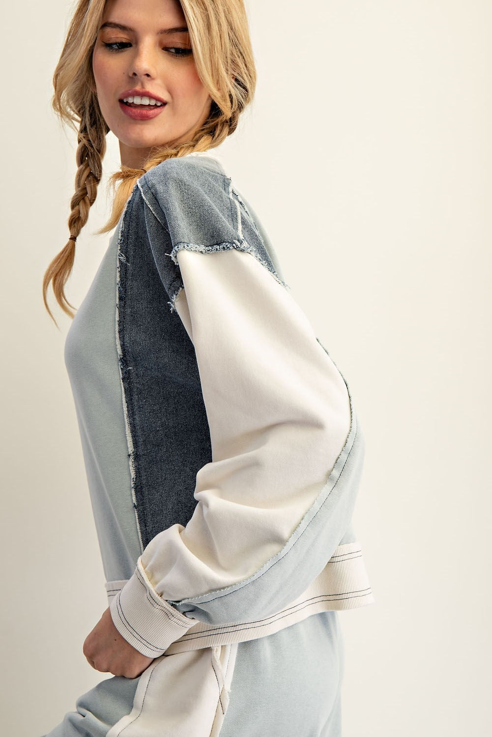 ee:some Women's Sweaters Frayed Color Block Long Sleeve Pullover || David's Clothing