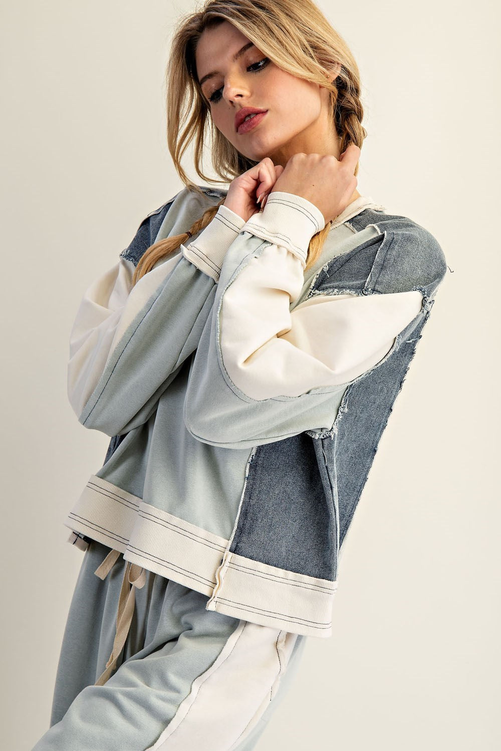 ee:some Women's Sweaters Frayed Color Block Long Sleeve Pullover || David's Clothing