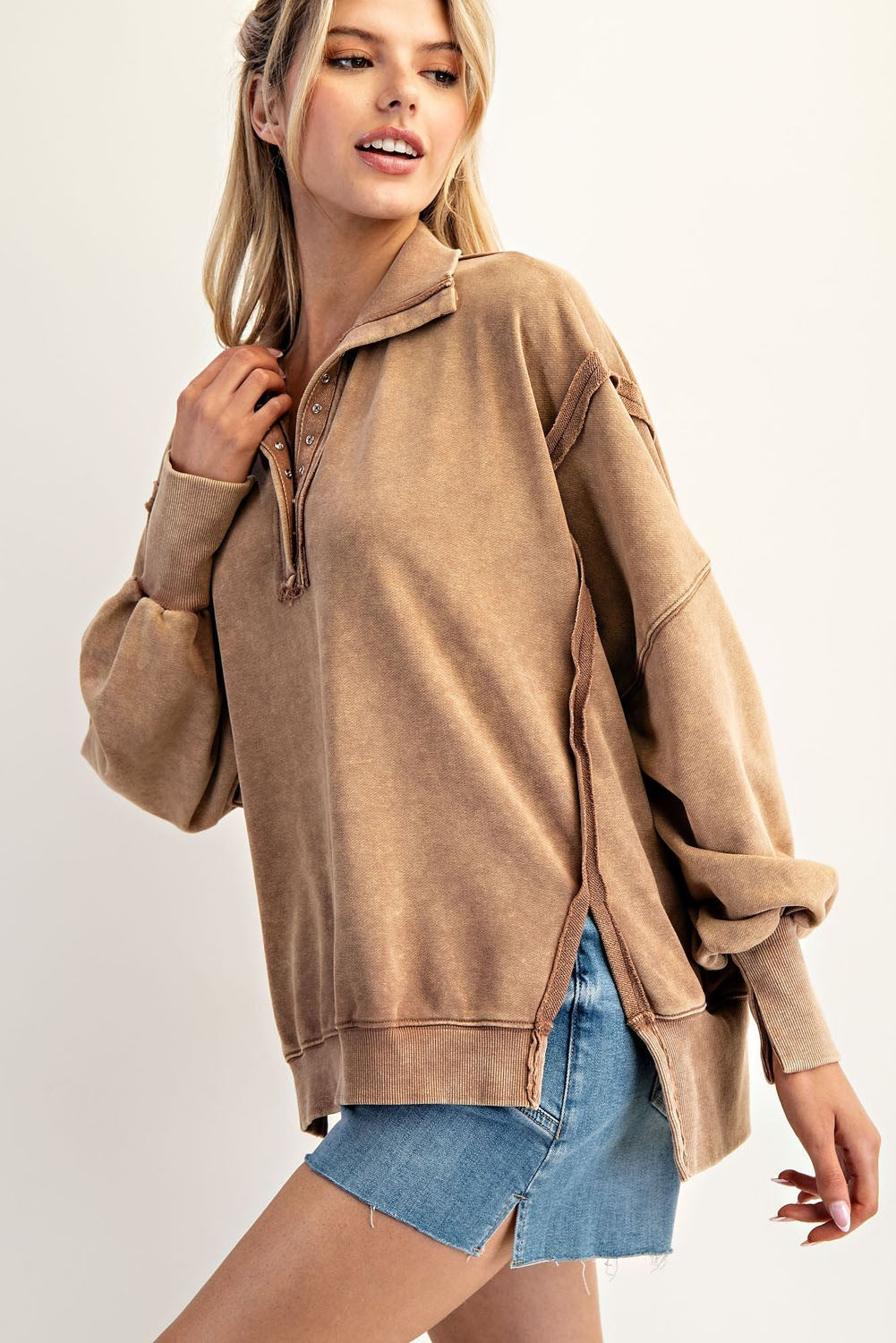 ee:some Women's Top Snow Washed Long Sleeve Pull Over