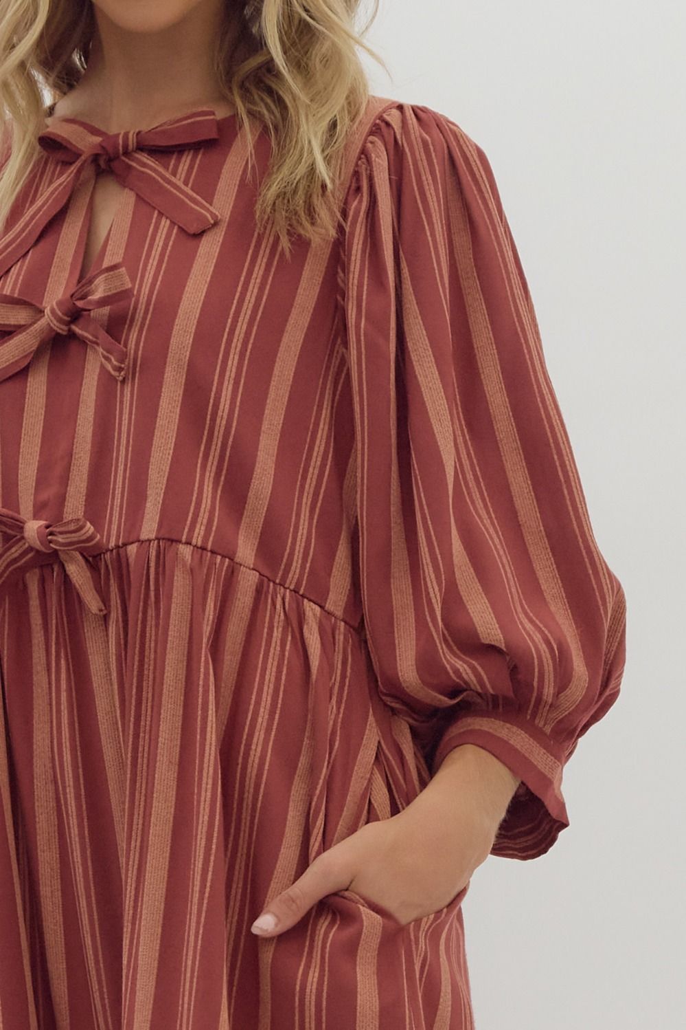 ENTRO INC Women's Dresses Stripe Half Sleeve V Neck Mini Dress || David's Clothing