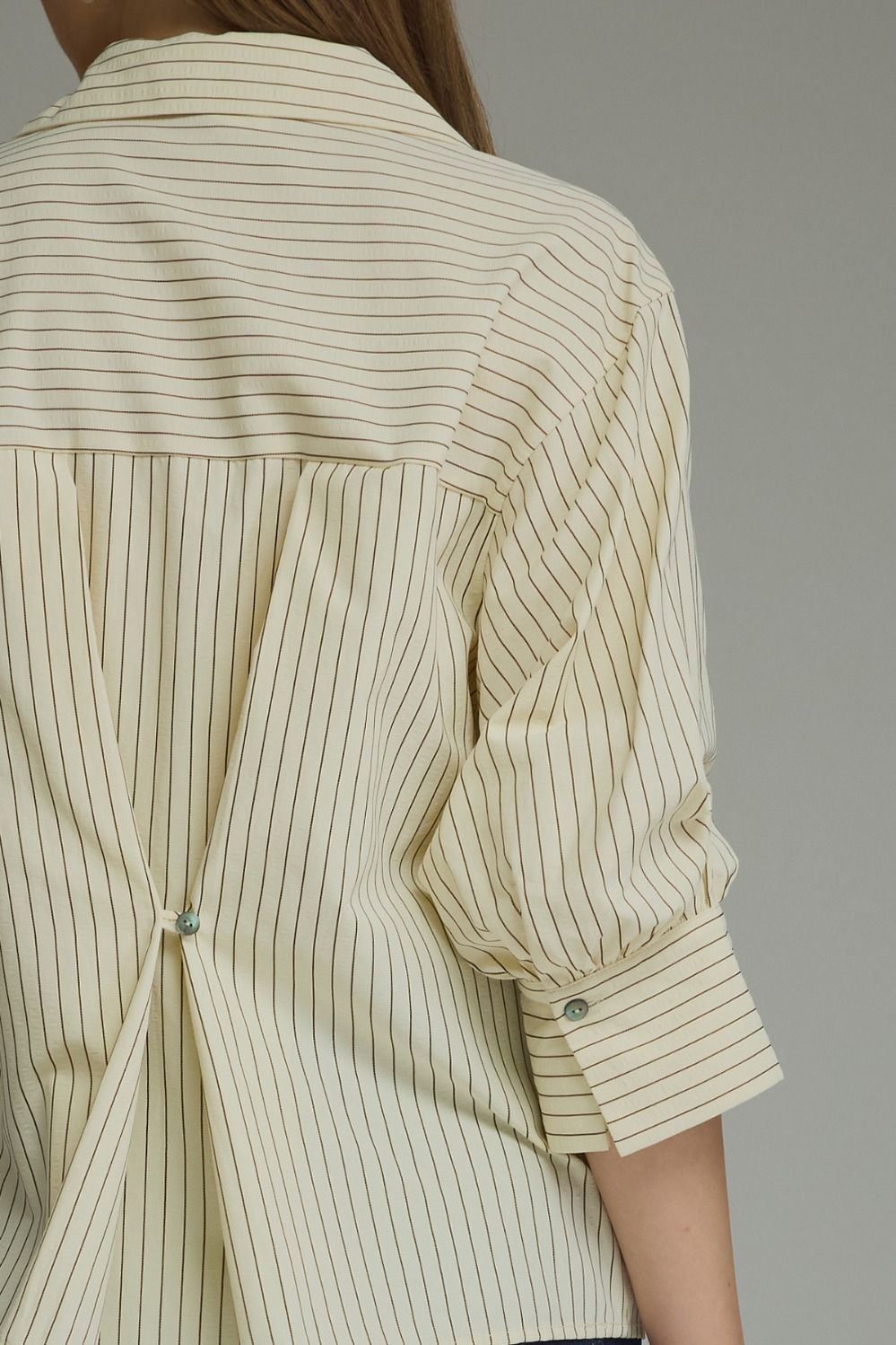 ENTRO INC Women's Top Bunched Sleeve Striped Button Down Top