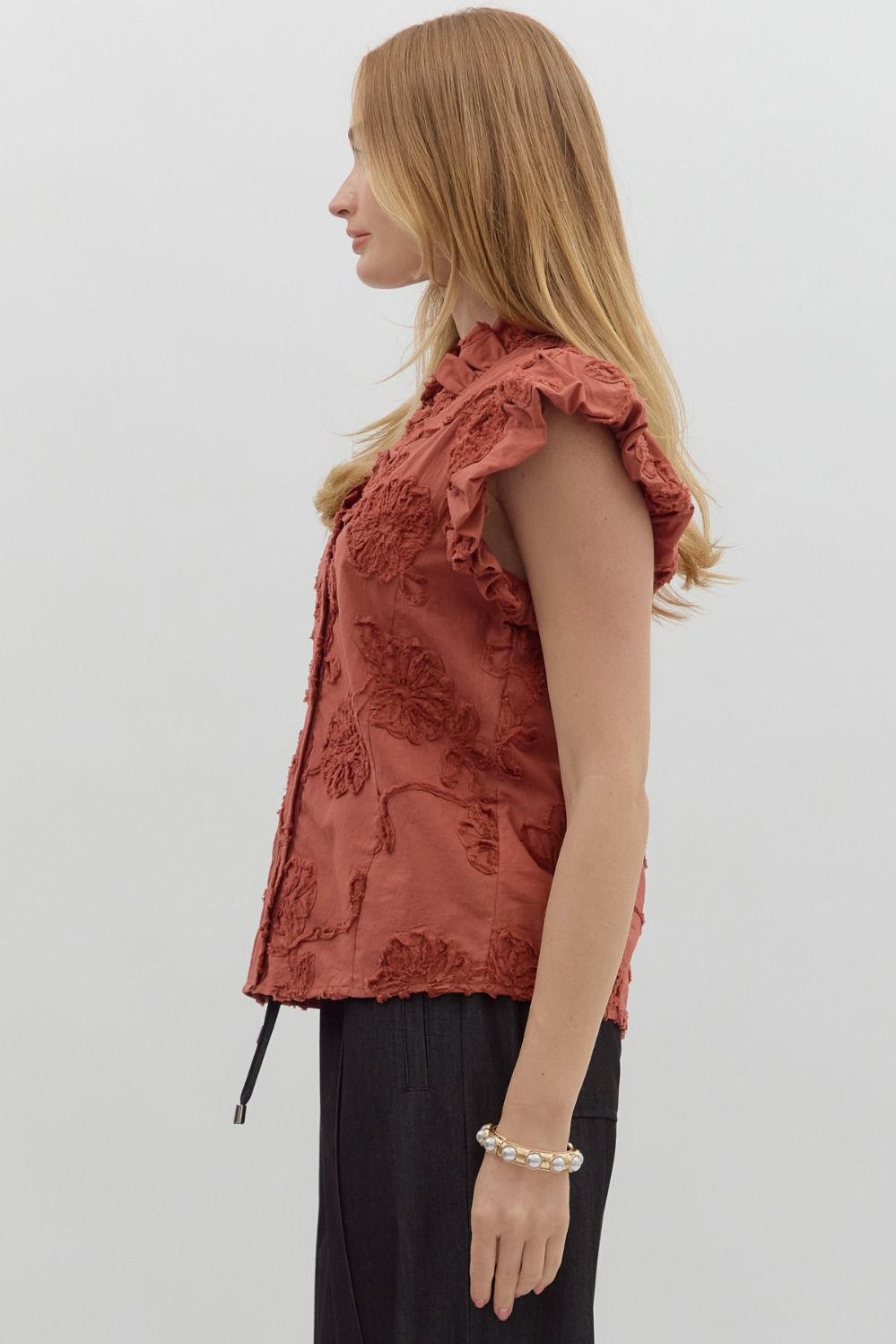 ENTRO INC Women's Top Floral Appliqué Bubble Flutter Sleeve Top || David's Clothing