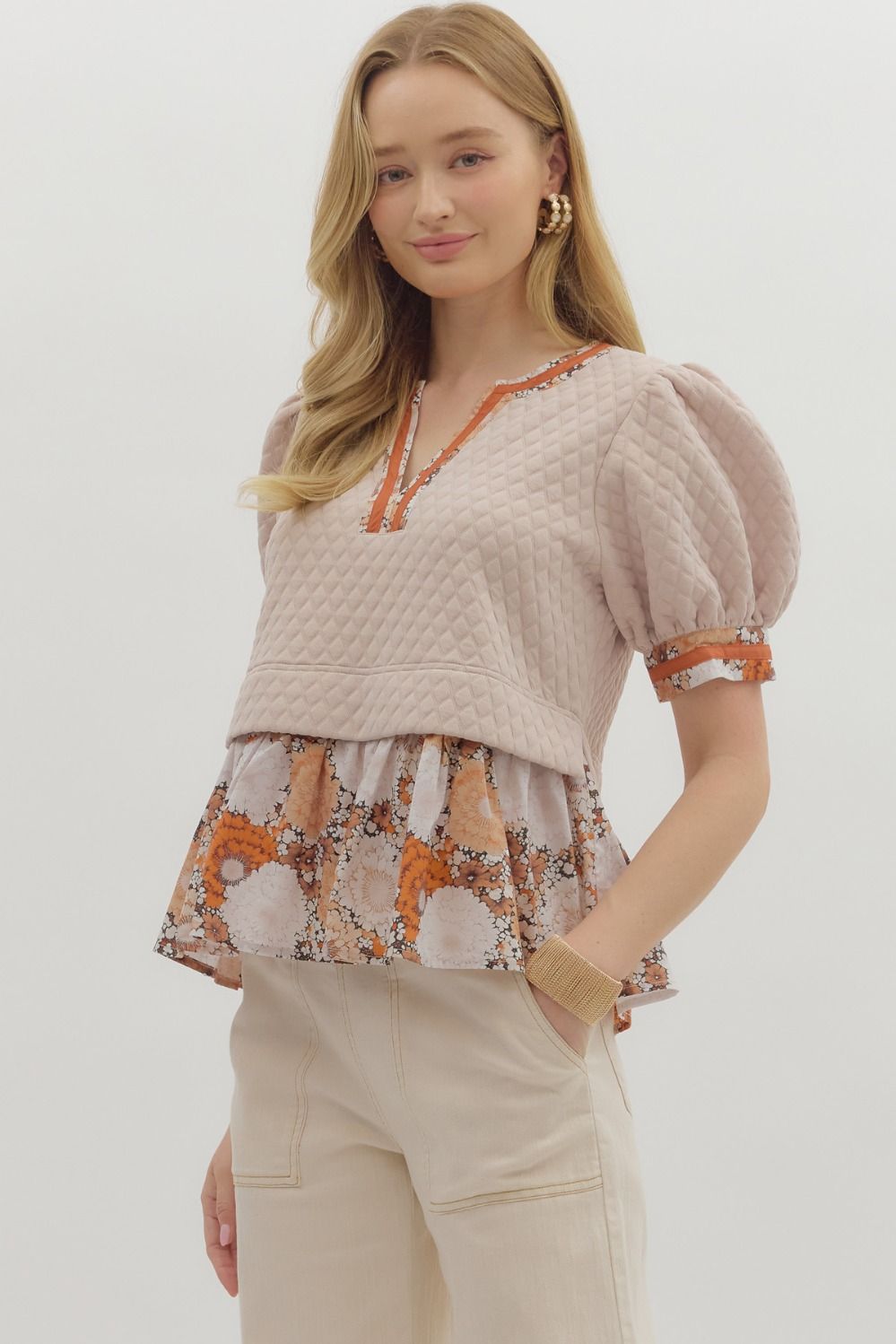 ENTRO INC Women's Top Floral Contrast Accent Textured Short Puff Sleeve Top