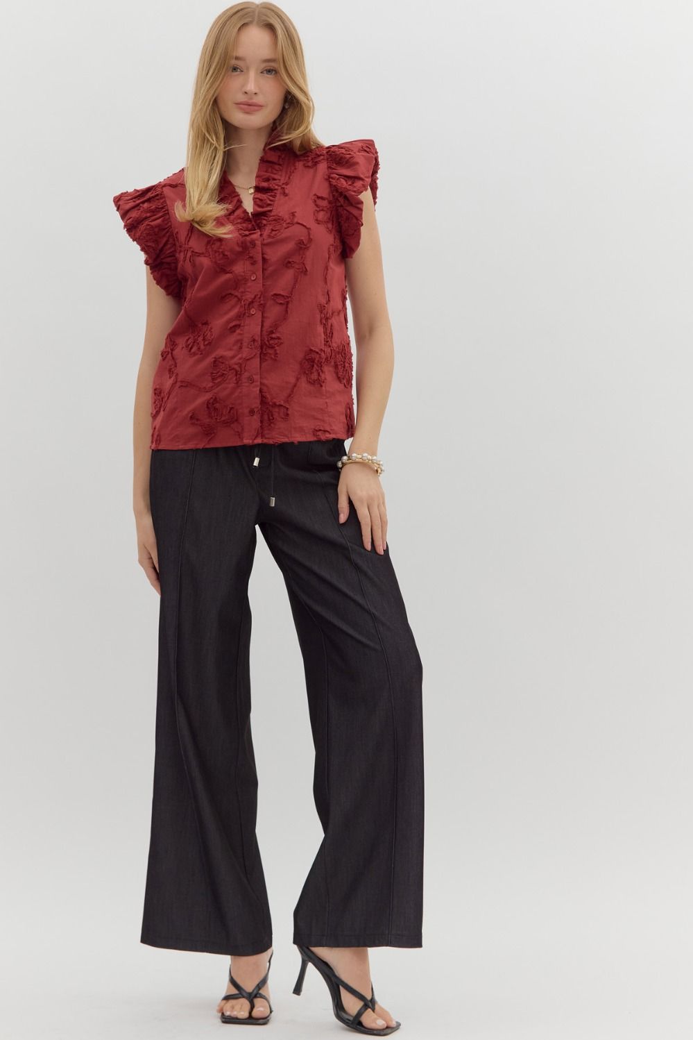 ENTRO INC Women's Top Floral Embroidered Bubble Flutter Sleeve Top