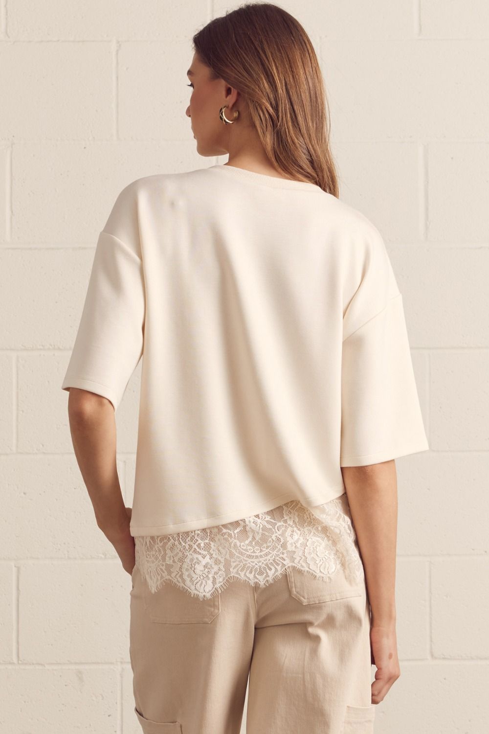 ENTRO INC Women's Top Scallop Lace Hem Top