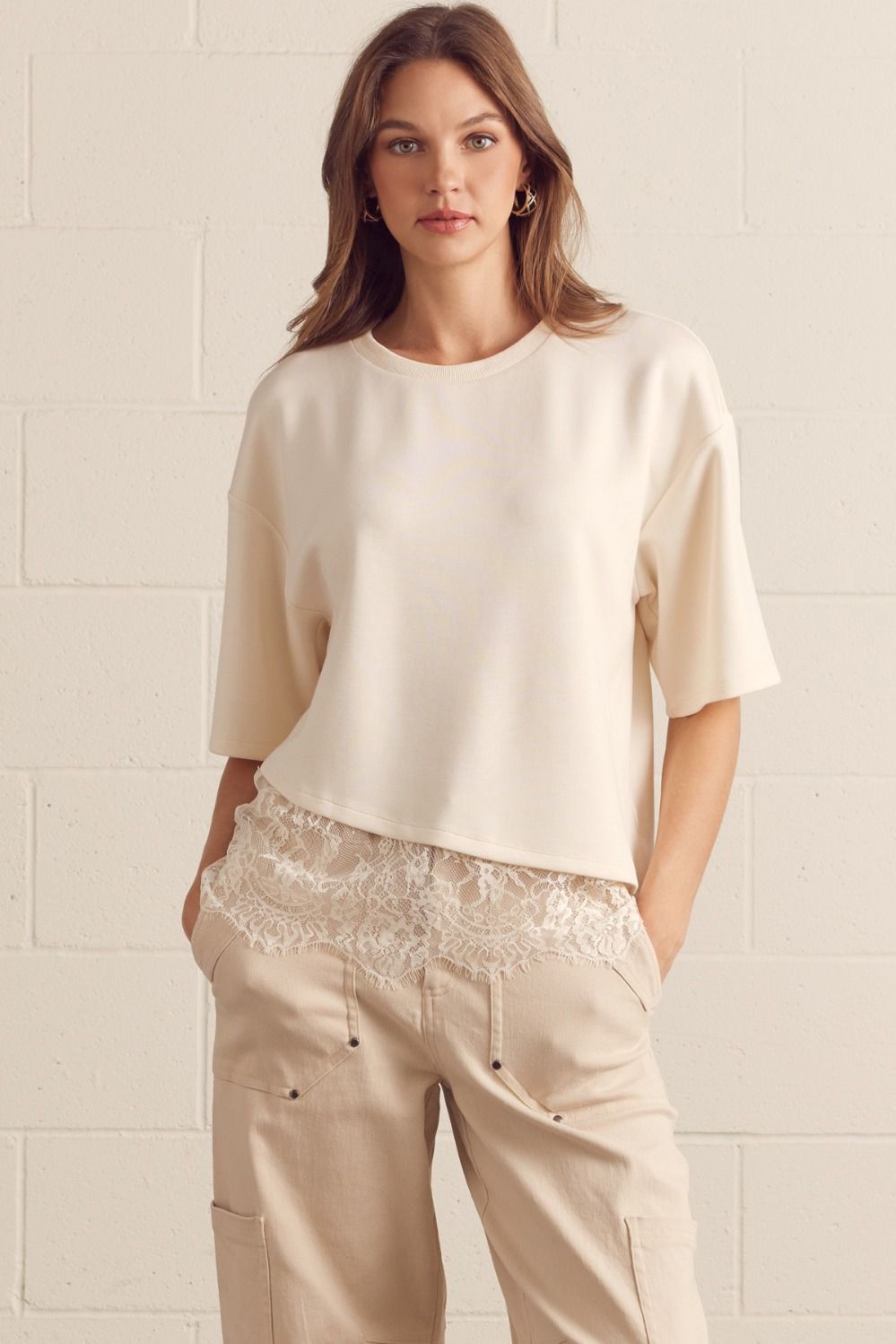 ENTRO INC Women's Top Scallop Lace Hem Top