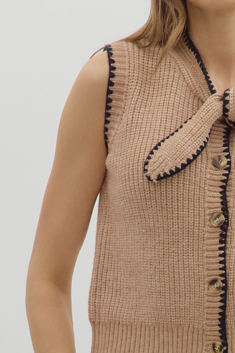 ENTRO INC Women's Top Solid Sleeveless Sweater Knit Button Front Knot Closure Top || David's Clothing