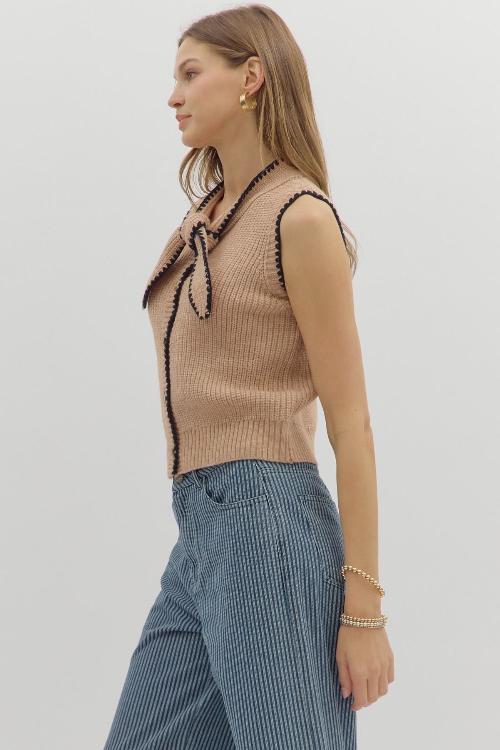 ENTRO INC Women's Top Solid Sleeveless Sweater Knit Button Front Knot Closure Top || David's Clothing