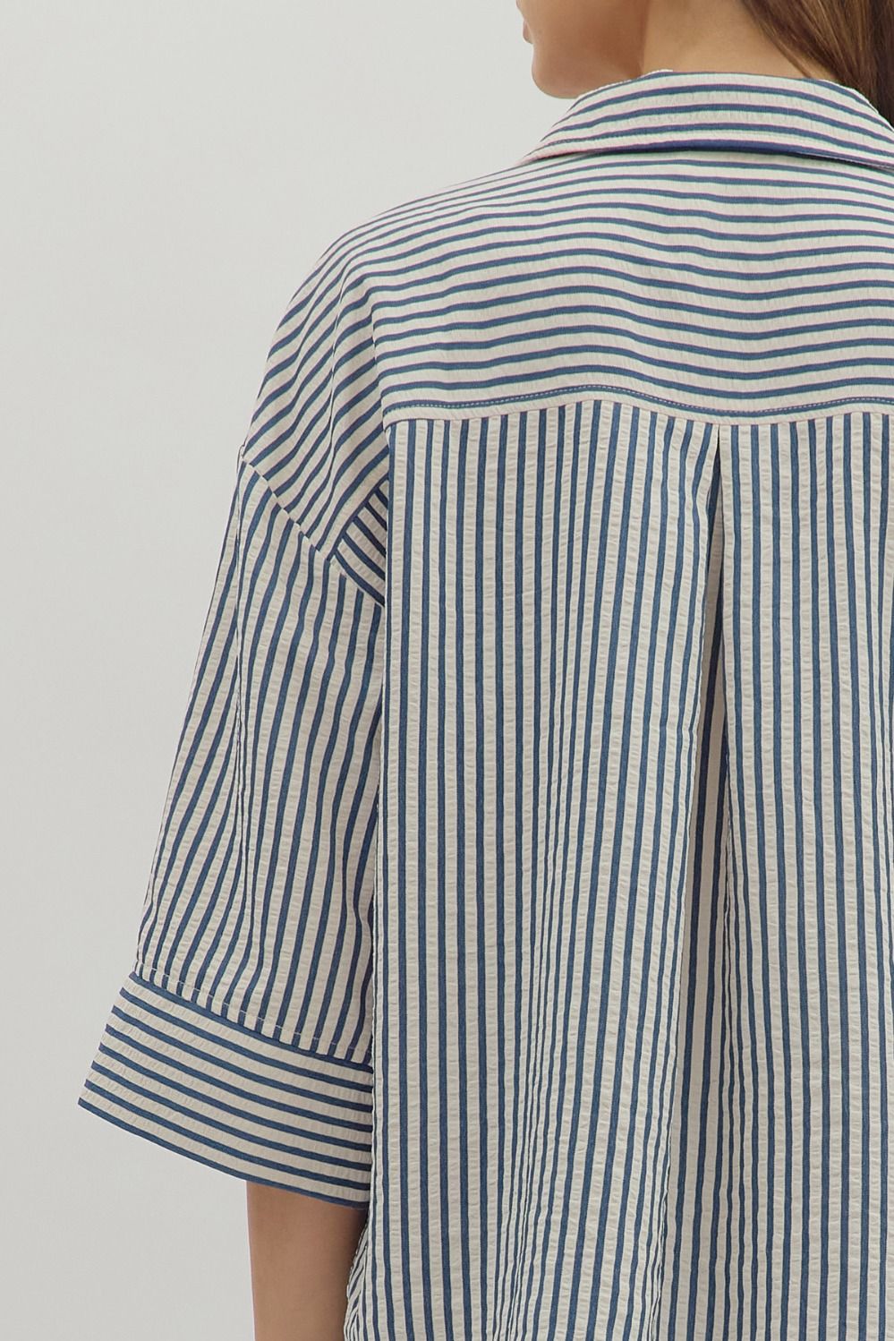 ENTRO INC Women's Top Stripe Wide Cuff ¾ Sleeve Spread Collar Button Up Top