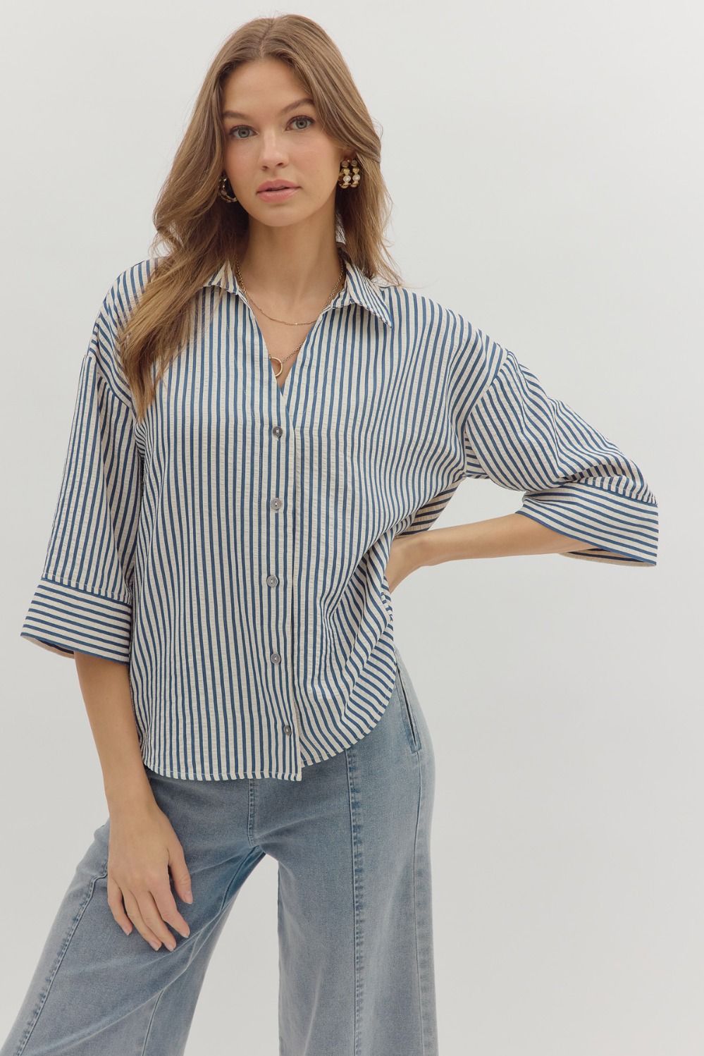 ENTRO INC Women's Top Stripe Wide Cuff ¾ Sleeve Spread Collar Button Up Top
