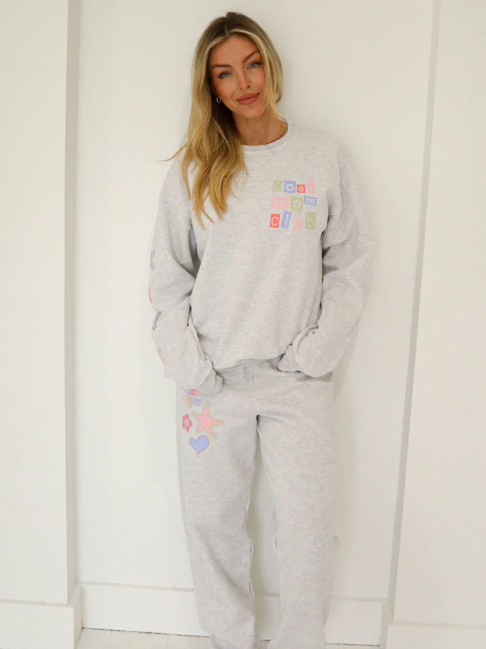 FRIDAY AND SATUR Women's Pants Friday + Saturday Cool Mom Sweatpants || David's Clothing