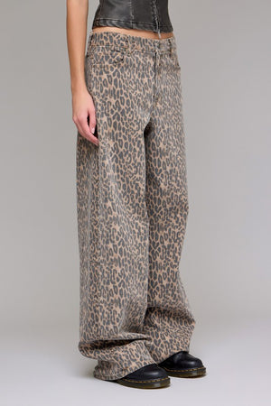 HIDDEN JEANS Women's Jeans Cheetah Print Low Slung Baggy Jeans || David's Clothing