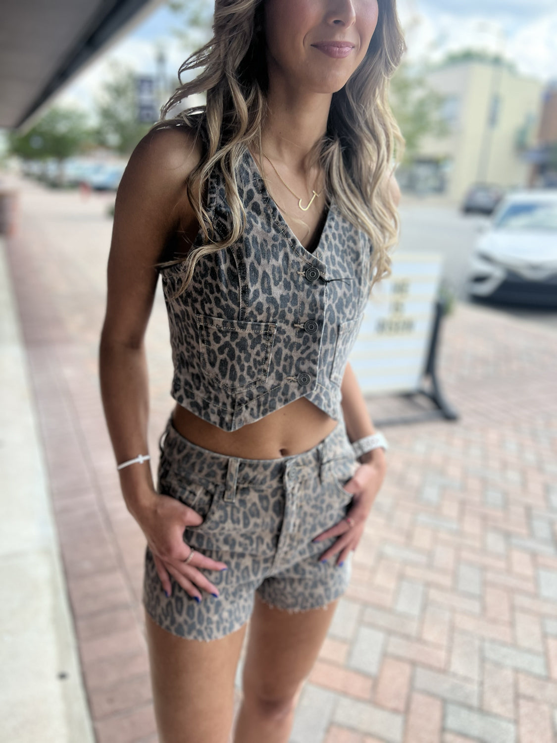 HIDDEN JEANS Women's Shorts Hidden Jeans Kenzie High Rise Denim Cheetah Shorts || David's Clothing