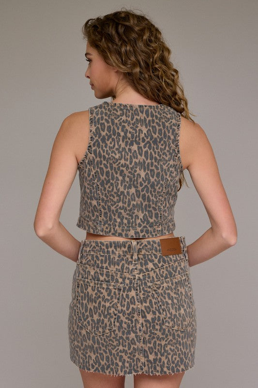 HIDDEN JEANS Women's Top Cheetah Print Cropped Fitted Vest || David's Clothing
