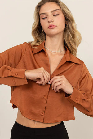 HYFVE INC. 22-Women's Woven Top CHOCOLAT / S Button-Down Silky Cropped Shirt || David's Clothing DZ24E272