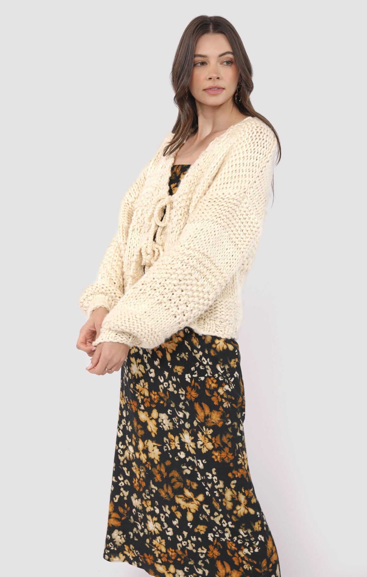 SADIE AND SAGE Women's Sweaters Iggy Chunky Tie Front Hand Knit Cardigan