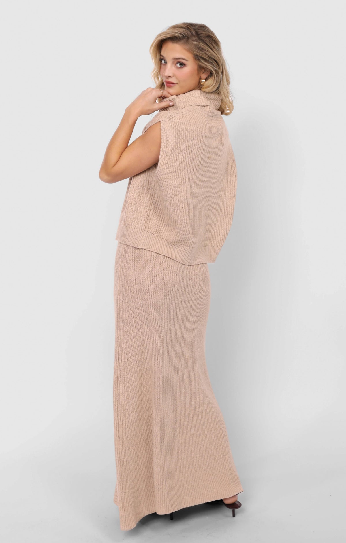 SADIE AND SAGE Women's Sweaters Sadie And Sage Crosby Ribbed Turtleneck Vest