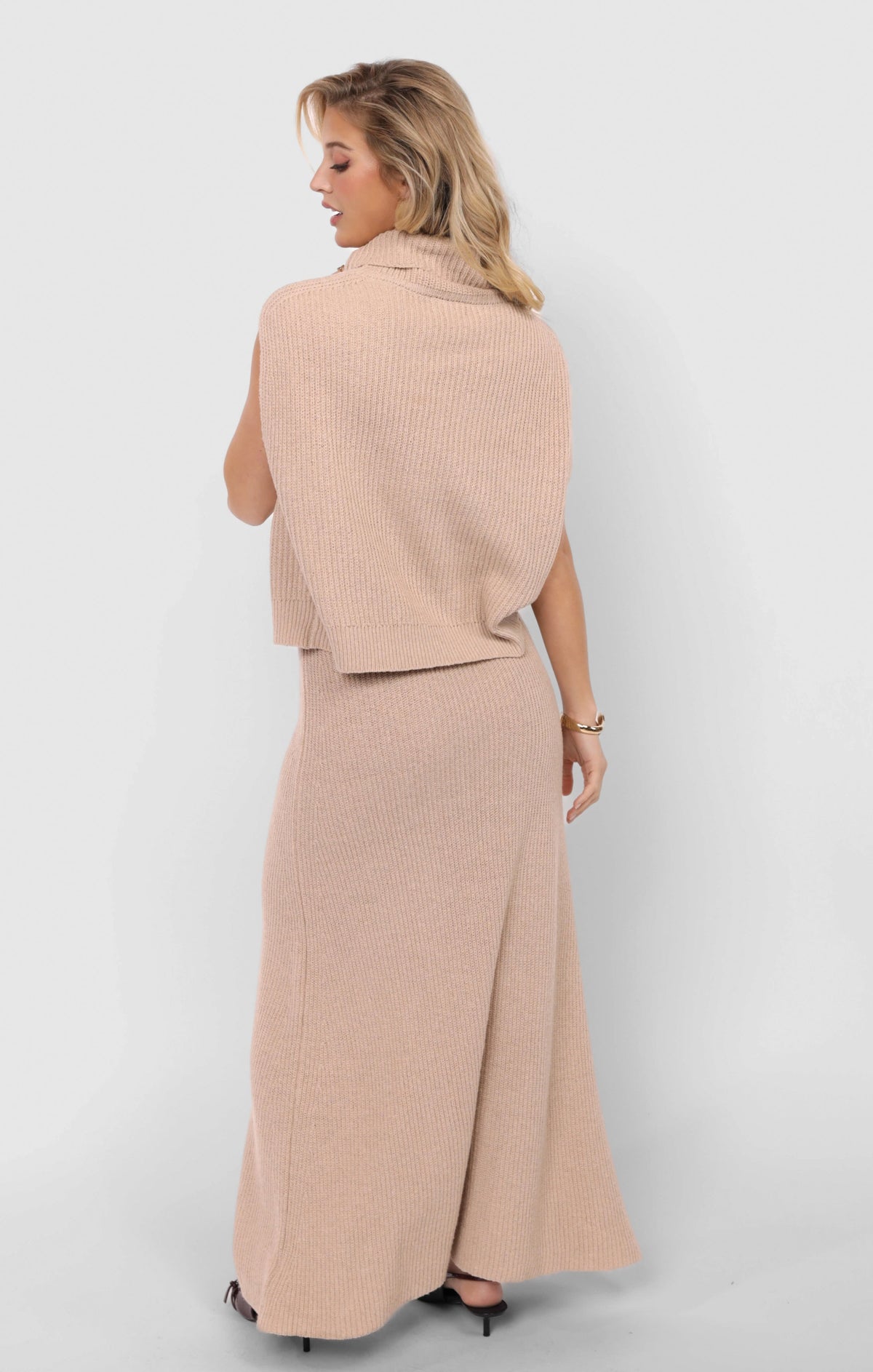 SADIE AND SAGE Women's Sweaters Sadie And Sage Crosby Ribbed Turtleneck Vest