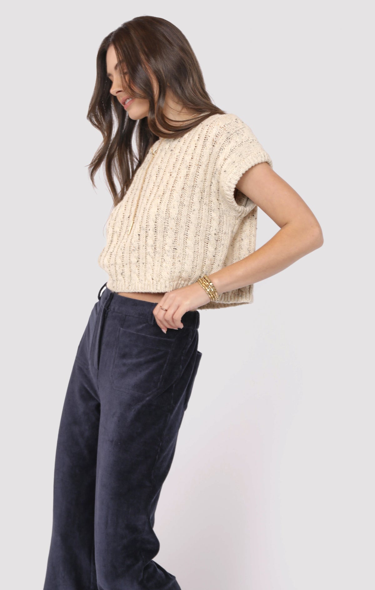 SADIE AND SAGE Women's Sweaters Sadie and Sage Effortless Cable Knit Sweater Tank || David's Clothing