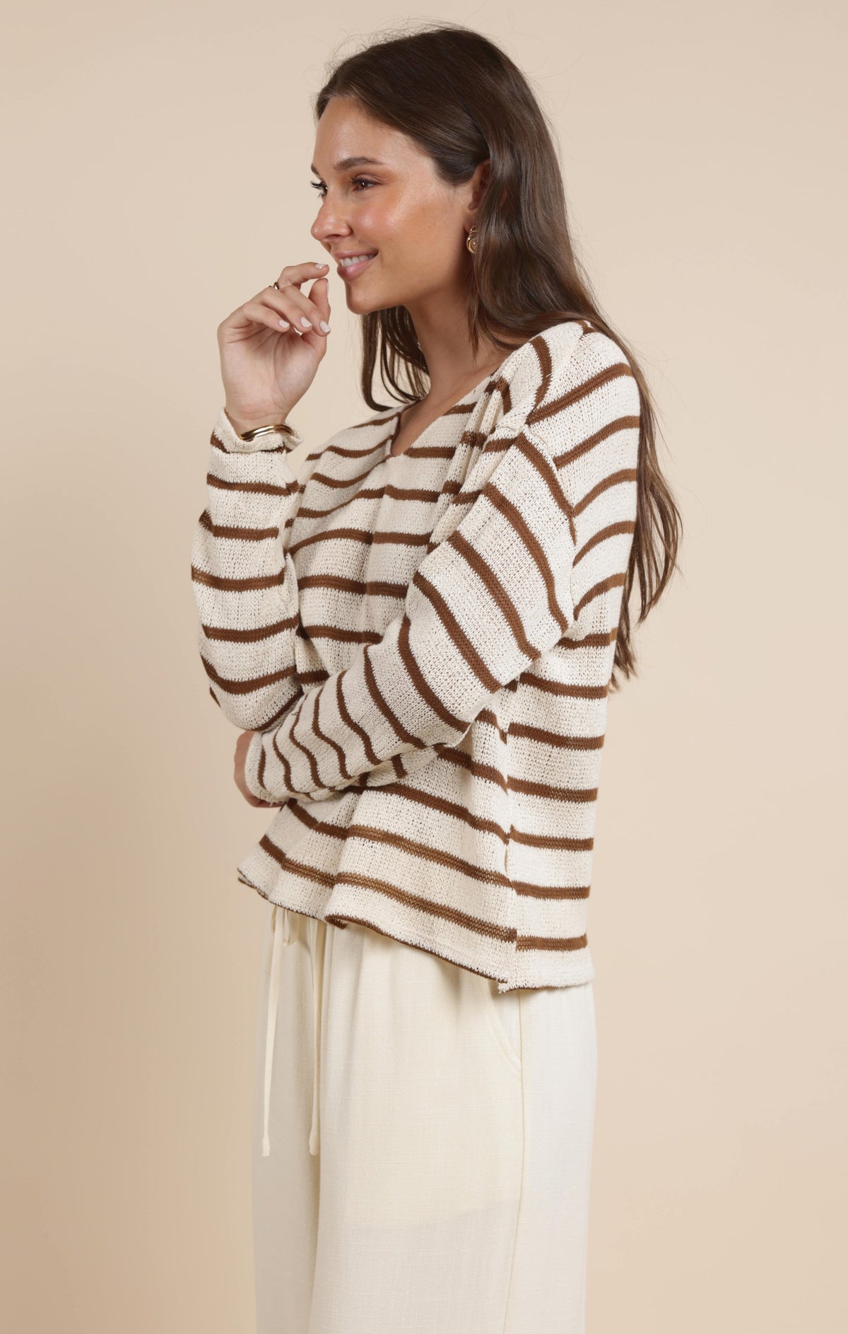 SADIE AND SAGE Women's Top Lingering Light Striped V Neck Long Sleeve Top
