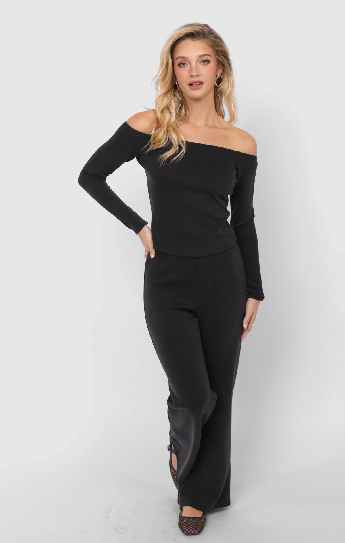 SADIE AND SAGE Women's Top Sadie And Sage Hustle Off Shoulder Knit Top