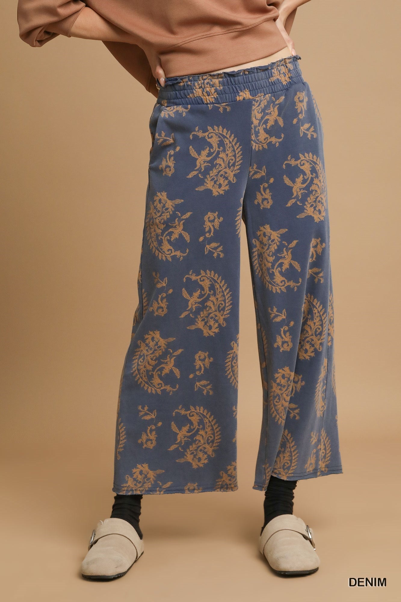 UMGEE USA Women's Pants Paisley Print Mineral Wash Pant || David's Clothing